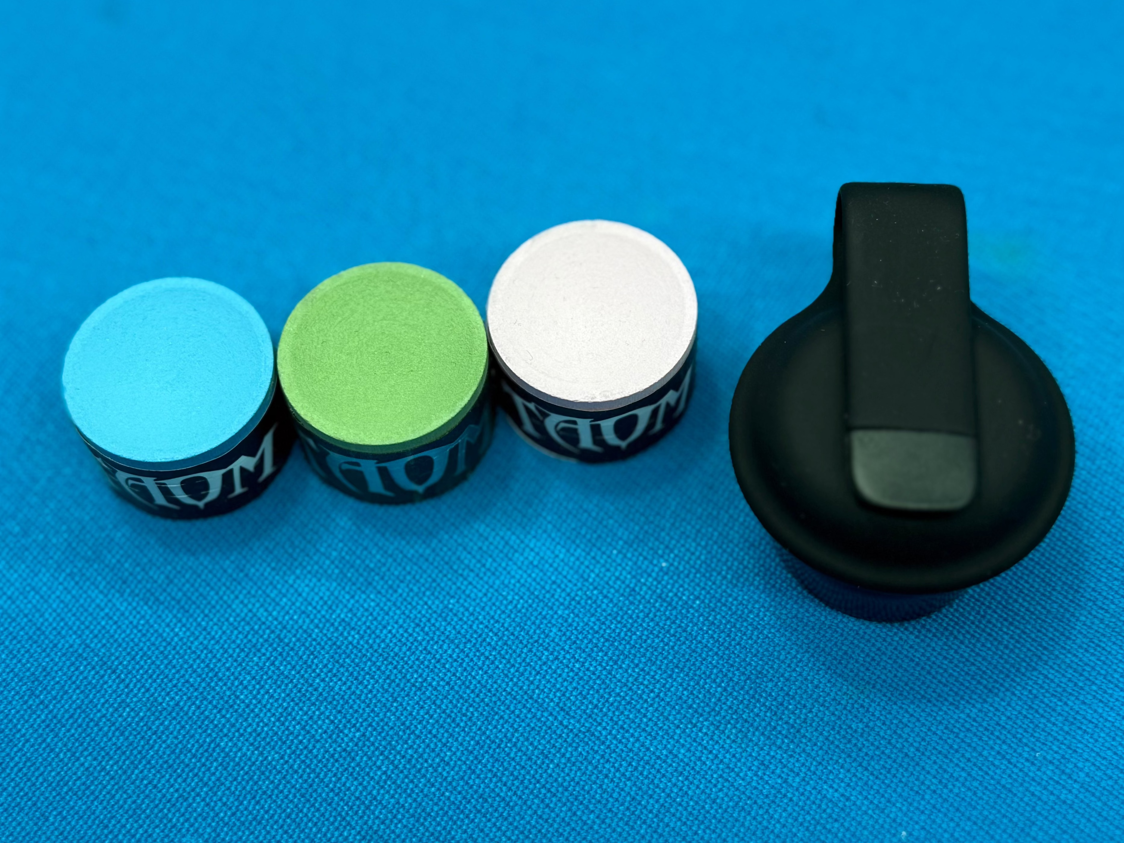 Nick Varner Magnetized Chalk Holder with Taom Chalk